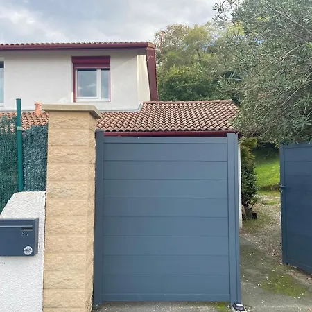 Independant Au Calme A Homestay Biarritz