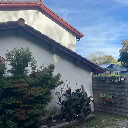 Independant Au Calme A Homestay Biarritz