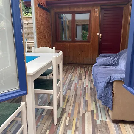 Quarto em Acomodações Particulares Indépendant Au Calme à *