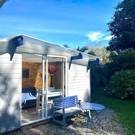 Indépendant Au Calme à